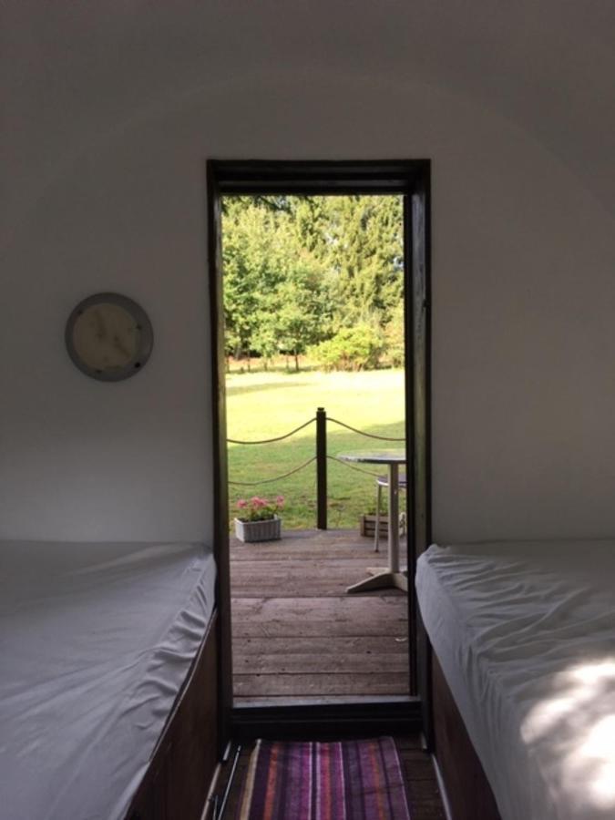 Charming 2-Bed Cabin In Domfront-En-Poiraie Perrou 외부 사진