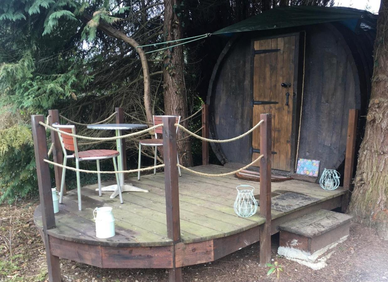 Charming 2-Bed Cabin In Domfront-En-Poiraie Perrou 외부 사진